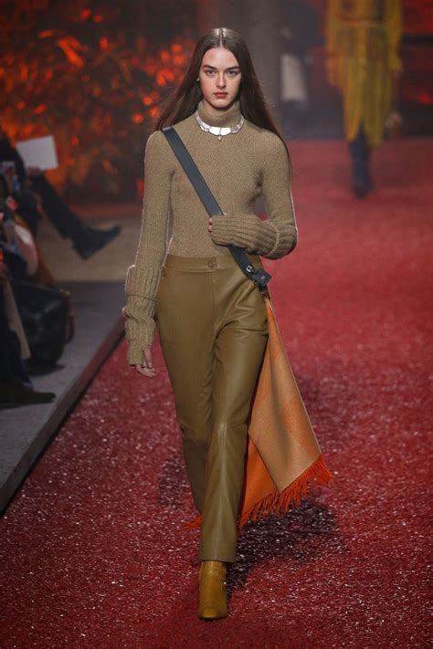 bestes hermes navi 2018|Hermès RTW Fall 2018 .